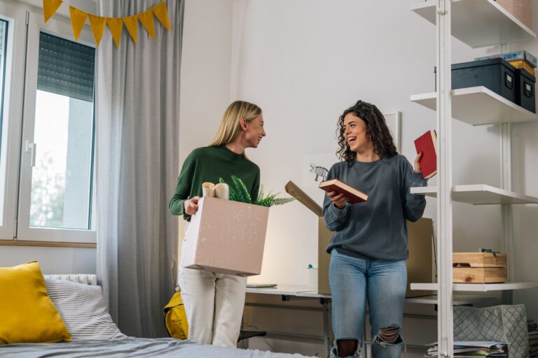 renter-friendly student apartment decor